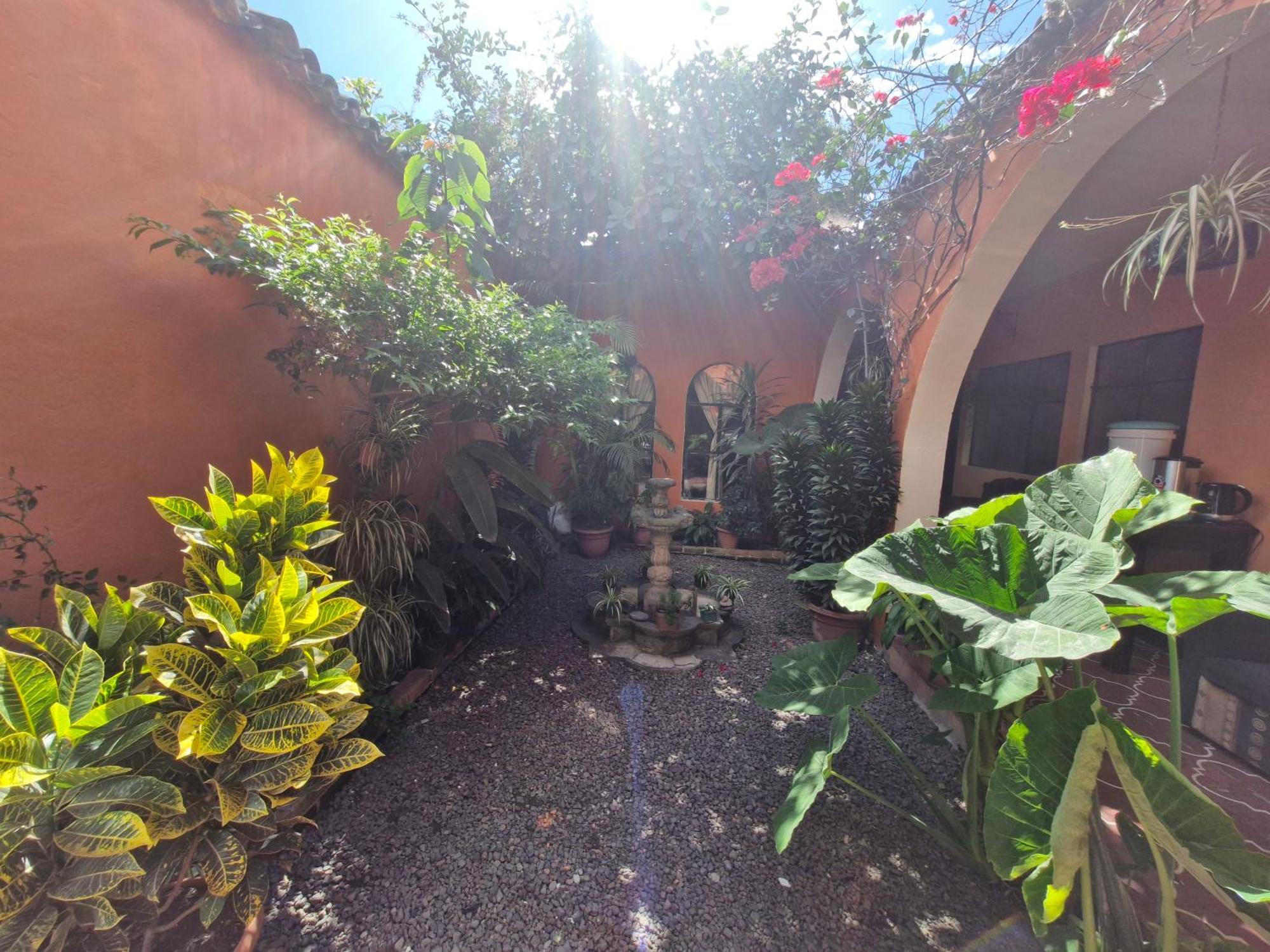 Hospedaje El Viajero Antigua Lli Экстерьер фото